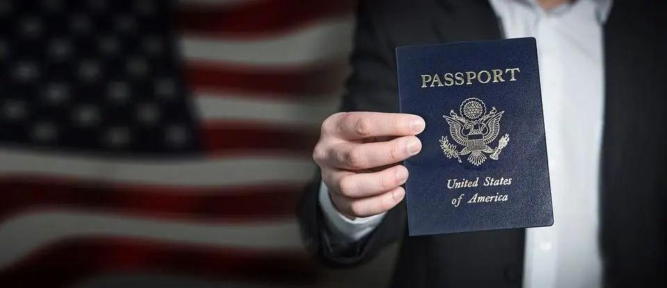 美国EB5新法案投资移民，第一张绿卡获批！